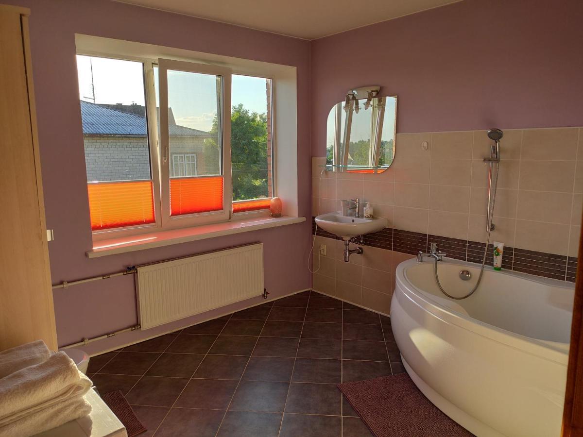 Spacious & Cozy Apartment With Forest View Zapyskis Esterno foto
