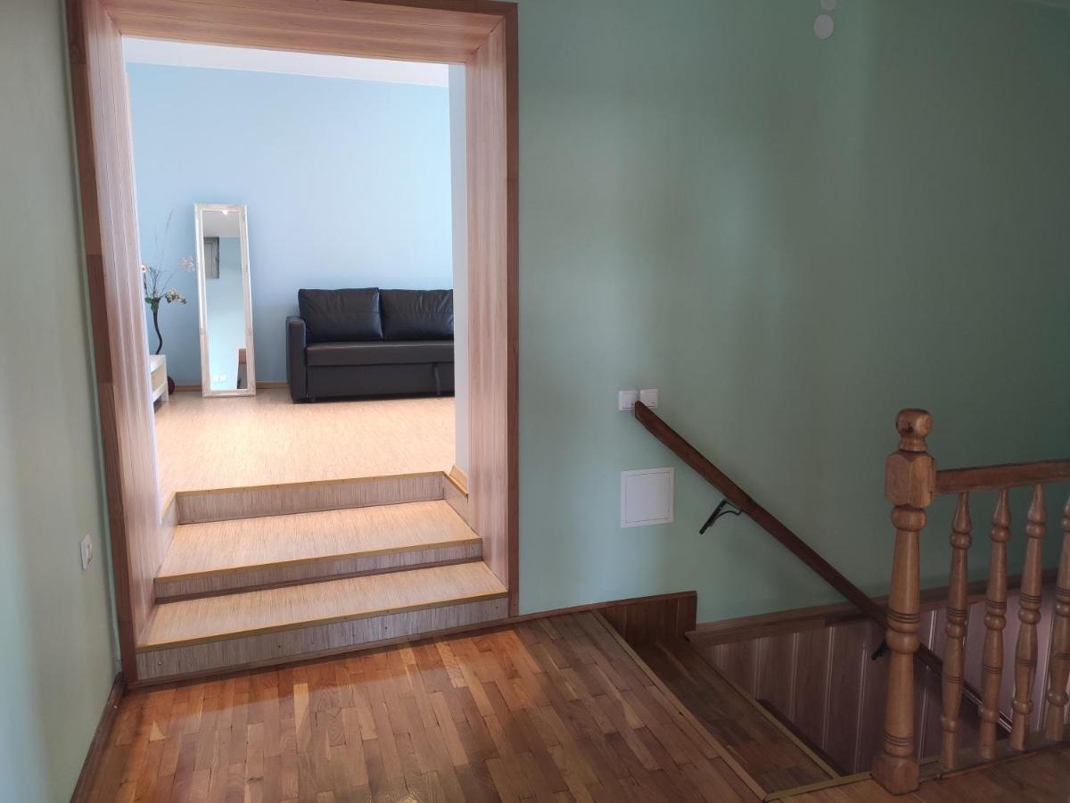 Spacious & Cozy Apartment With Forest View Zapyskis Esterno foto